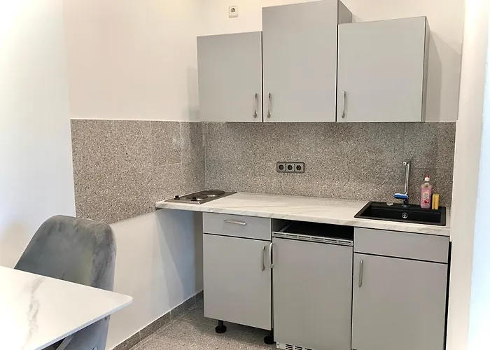 Apartment Kleines Apartment, Naehe Stadtzentrum Im 1ten Obergeschoss *
