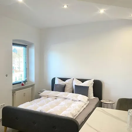 Kleines Apartment, Naehe Stadtzentrum Im 1ten Obergeschoss באמברג